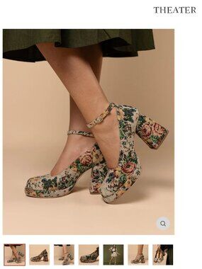 Theater Floral Bara's Heel